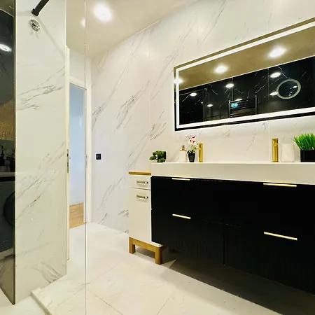 Joy Fructus Plaza 42 *