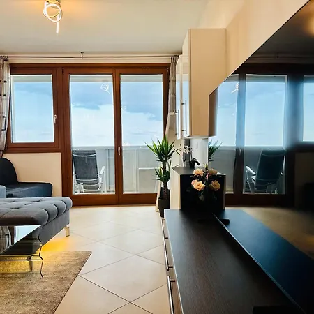 Joy Fructus Plaza 42 *