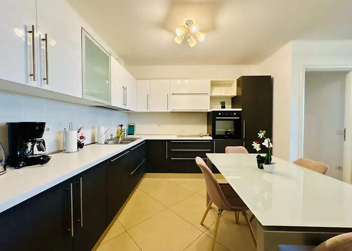 Joy Fructus Plaza 42 Apartamento *