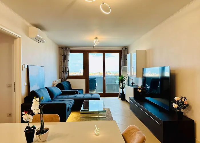 Joy Fructus Plaza 42